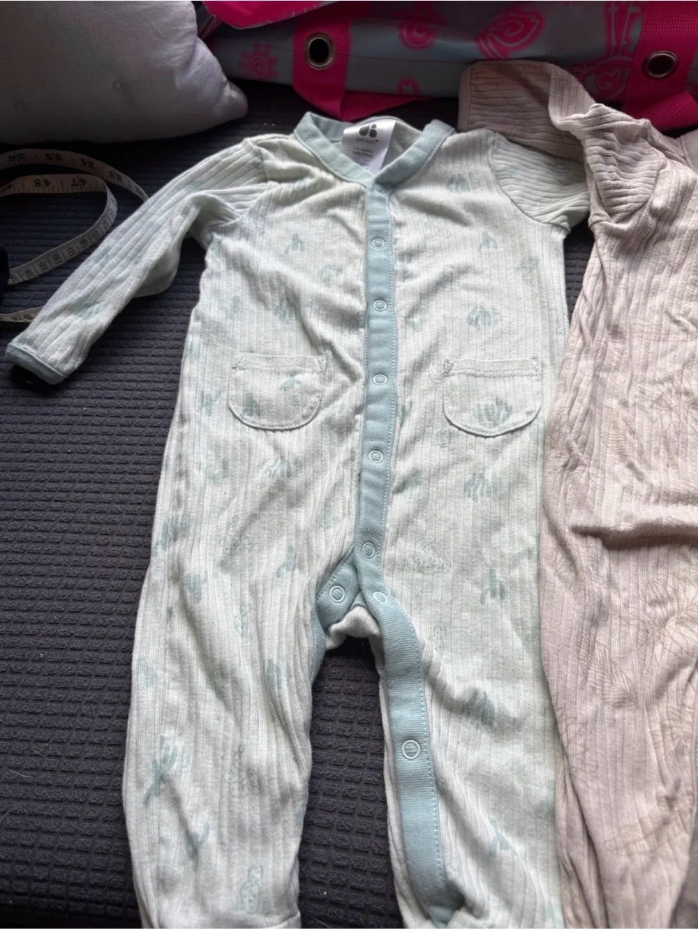 Just Born & Carter’s 0-3month lot of 5 pieces